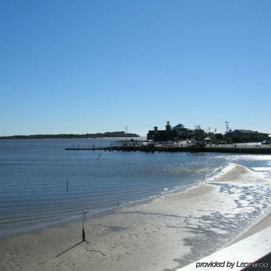 Cedar Cove Beach And Yacht Club Aparthotel Cedar Key Exteriör bild