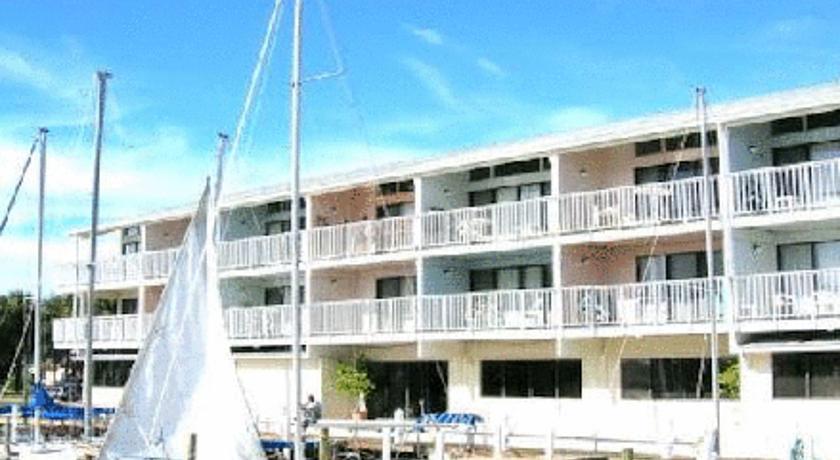 Cedar Cove Beach And Yacht Club Aparthotel Cedar Key Exteriör bild
